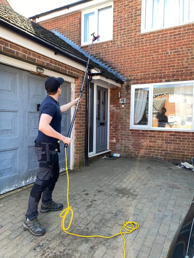 Pure-water window cleaning